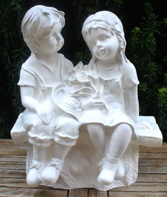 Deko Figur Statue Mädchen und Junge auf Bank H 38 cm Kinderpaar Gartenfigur
