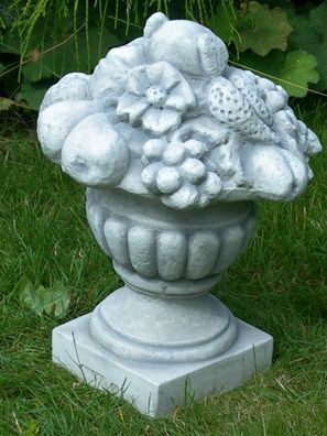 Dekofigur Deko Figur Gartenfigur Skulptur Amphore mit Früchten aus Beton H 35 cm