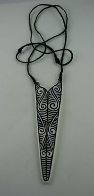 Maori Bone Carving aus Neuseeland Ta Moko großes Exemplar