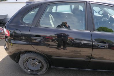 Seat Ibiza 6L Tür 4/5-Türer hinten rechts LC9Z schwarz metallic- ohne Anbauteile