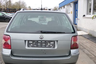 VW Passat 3BG Kombi Variant Heckklappe Klappe Kofferraumklappe grau LA7S Scheibe