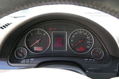 Audi A4 8E B6 Tacho Tachometer Kombiinstrument 346.000km 8E0920900E TDI Diesel