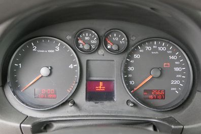 Audi A2 8Z Tacho Tachometer Kombiinstrument 167.000km 8Z0920900 X TDI 1.4 Diesel