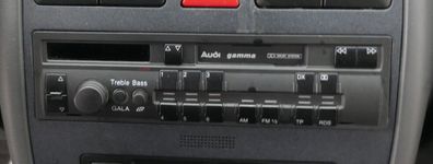 Audi A6 4B Radio Kassette Original gamma mit Code