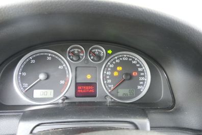 VW Passat 3BG Tacho Tachometer Kombiinstrument 255.000km 3B0920829A Diesel TDI