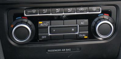 VW Golf 6 Eos Caddy Steuergerät Klimaanlage Klimabedienteil 5K0907044DT Heizung