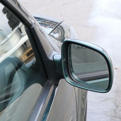 VW Golf 4 Bora manueller Spiegel rechts Außenspiegel grün LC6M + Glas