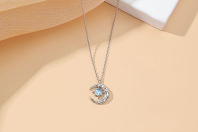 Silberne Halskette mit Zirkonia Stern und Mond