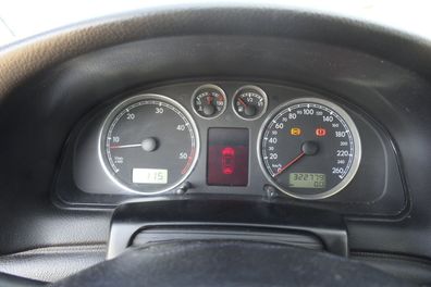 VW Passat 3BG Tacho Tachometer Kombiinstrument 3B0920847E Diesel TDI 2,5 322.000