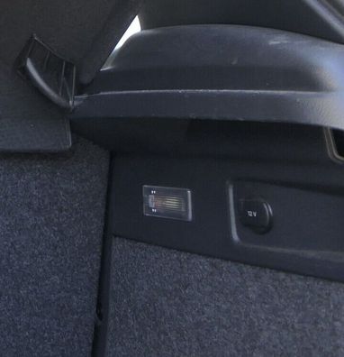 VW Scirocco 3 Kombi Abdeckung Verkleidung Kofferraum hinten rechts Auflage