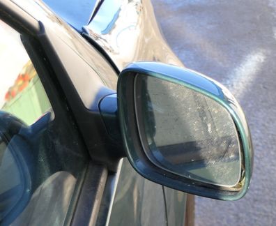 VW Golf 4 Bora manueller Spiegel vorne rechts Außenspiegel grün LC6M brightgreen