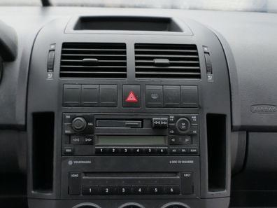 VW Polo 9N Mittelkonsole Verkleidung um Radio schwarz 6Q0858069AD