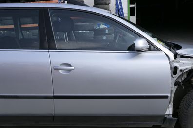VW Passat 3B 3BG Kombi + Limo Tür vorne rechts Beifahrertür grau silber LA7W r