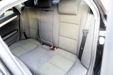 Audi A4 B6 B7 8E Sitz Rückbank Rücksitz hinten 3-Punkt-Gurt Farbe schwarz