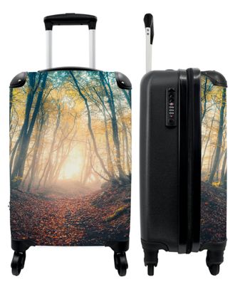 Koffer - Handgepäck - Nebel - Bäume - Wald - Sonne - Herbstblätter - Trolley -