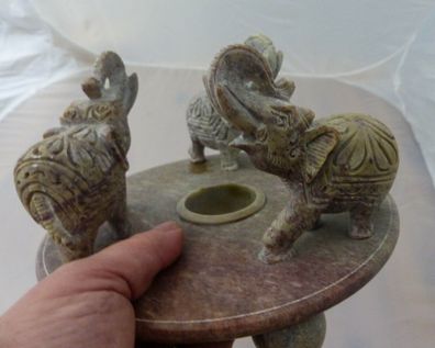 Bezauberndes Teelicht mit drei Elefanten aus Speckstein - ca.19,5 cm - 1480 g