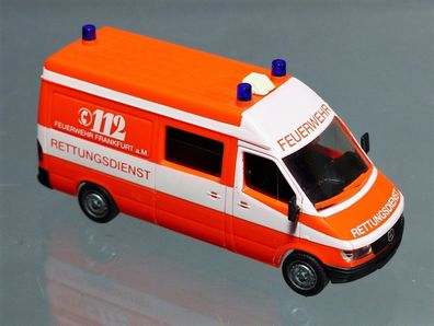 Herpa H0 042604 MB Mercedes Benz Sprinter T1N Feuerwehr Frankfurt a.M. Rettungsdienst