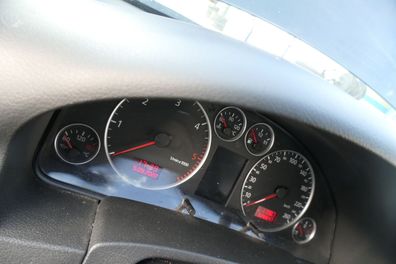 Audi A6 4B Tacho Tachometer Kombiinstrument 328.000km 4B0920933G 2,5 TDI