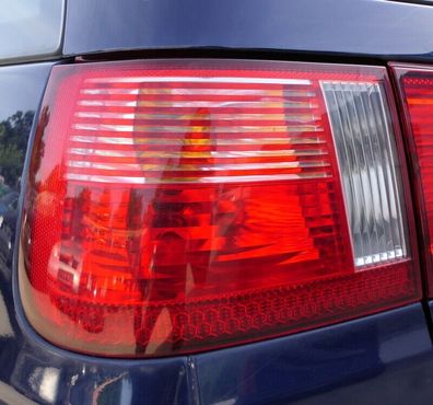 Seat Ibiza 6K Rücklicht hinten links außen Rückleuchte Heckleuchte Lampenträger