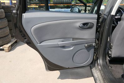 Seat Leon 1P Türverkleidung Verkleidung Tür hinten links Griff grau kometengrau