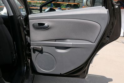 Seat Leon 1P Türverkleidung Verkleidung Tür hinten rechts Griff grau kometengrau