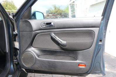 1x VW Golf 4 Bora Türverkleidung Verkleidung Tür vorne rechts 4/5-Türer schwarz
