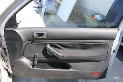 VW Golf 4 2/3-Türer Türverkleidung Verkleidung Tür vorne rechts schwarz
