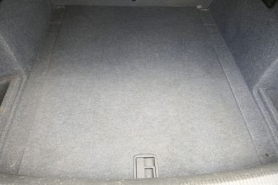 Audi A4 B6 8E Limousine Limo Verkleidung Teppich Kofferraum schwarz
