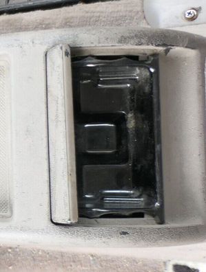 Audi A3 8L Aschenbecher Zigarettenanzünder hinten (bis ca.2000) grau