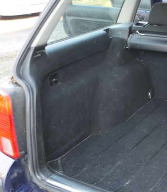 VW Passat 3BG 3B Abdeckung Verkleidung Kofferraum hinten links schwarz