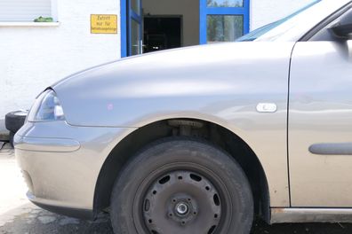 Seat Ibiza 6L Kotflügel vorne links grau LS7U bis 2010