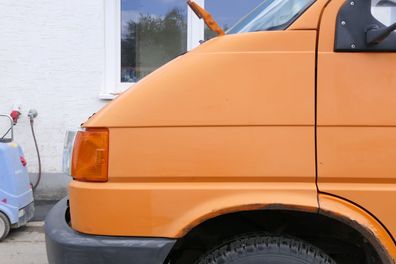 VW T4 kurze Version Kotflügel vorne links orange LP2C 701821021A