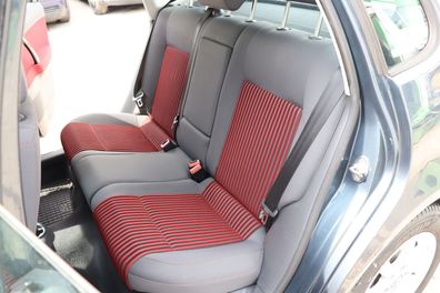VW Polo 9N 9N3 Sitz Rückbank Sitzfläche Sitze 3 Punkt Gurt hinten rot Kopfstütze