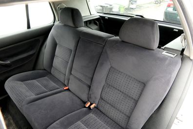 Golf 4 Limousine Sitz Rückbank Rücksitzbank Sitzfläche Sitze Kopfstützen Velour