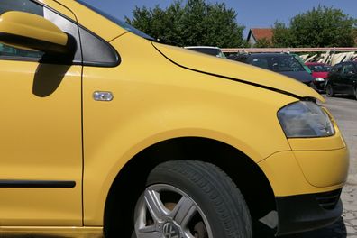 VW Fox 5Z Kotflügel vorne rechts gelb LY1C