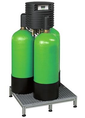 Grünbeck Enthärtungsanlage Delta-p 2" Podest Salztank 210 l, 3 grüne Flaschen 18