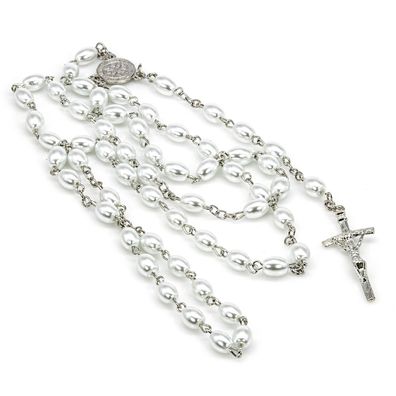 Rosenkranz mit Kreuz 6mm x 8mm Weiße Perlen Länge ca. 90cm
