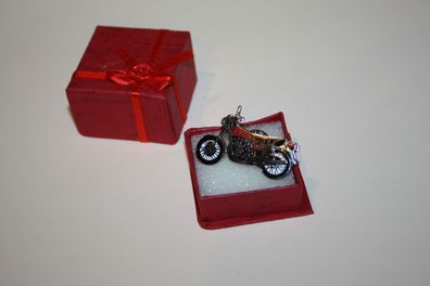 PIN Anstecker Kawasaki Z1000 rot Metall handbemalt KULT in Geschenkbox neu