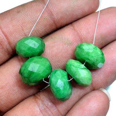 10 Stück natürliche grüne Opak Smaragde Beads gebohrt ca. 8-13 mm (SM669)
