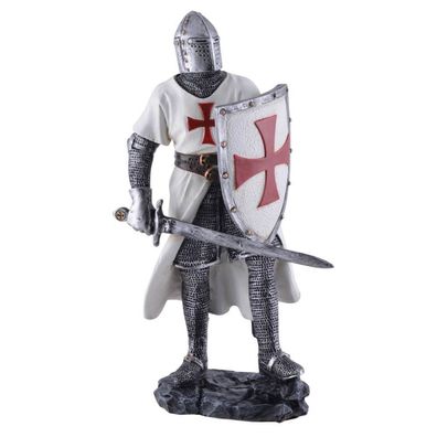 Deutscher Kreuzritter mit weißem Umhang, Schild und Schwert