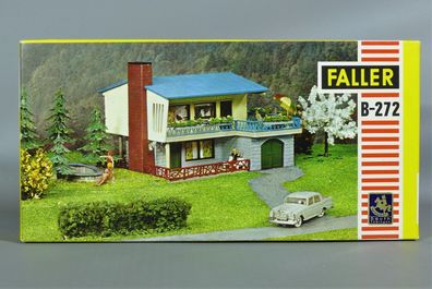 Faller H0 B-272 Große Villa mit Garage, Terrasse Balkon Teich 50er/60er Jahre NEU OVP