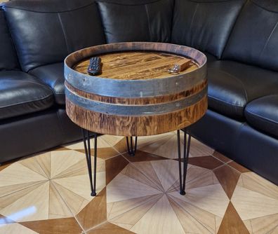 Holztisch Kaffeetisch auf drei Metallbeinen Weinfass Haus Garten Holz Deko Tisch