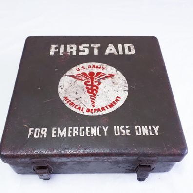 US Army First Aid Kit 2. WK