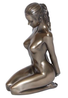 Deko Figur Body Talk Kollektion Frauenakt Frau kniend H 15 cm Skulptur Parastone