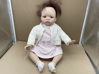 Gaby Jaques Porzellan Puppe 43 cm. Kleiner Defekt - siehe Foto