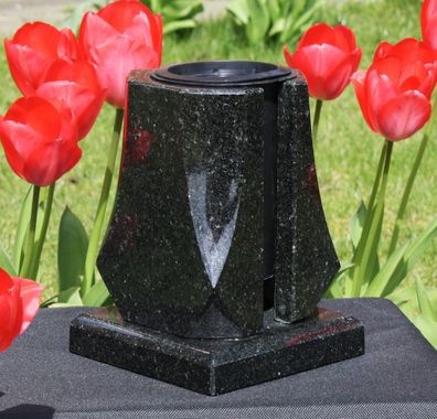 Granit-Vase in Flammenform Granitvase Steinvase Blumenvase