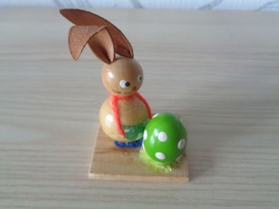 niedlicher Osterhase mit Osterei - Sebnitz DDR