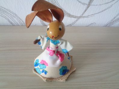 niedlicher Osterhase mit Kleid-Hasenfrau - Sebnitz DDR