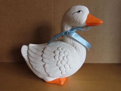 Figur Ente weiß mit Schleife Keramik / ca. 18,5 cm hoch