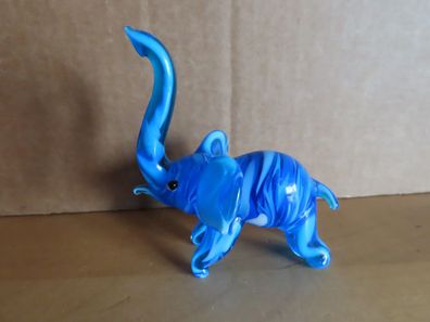 Figur Elefant blau weiß Glas hoher Rüssel / ca. 7,5 cm H